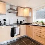 Serene 2-Bedroom Apartment By The River