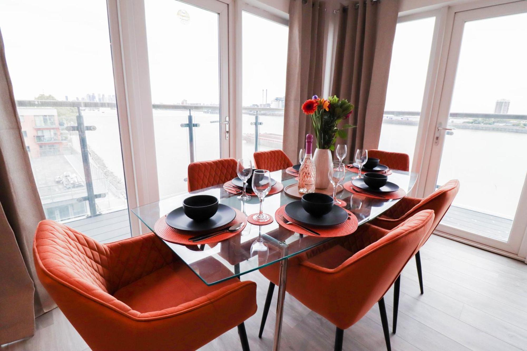 Serene 2-bedroom By The River Londra