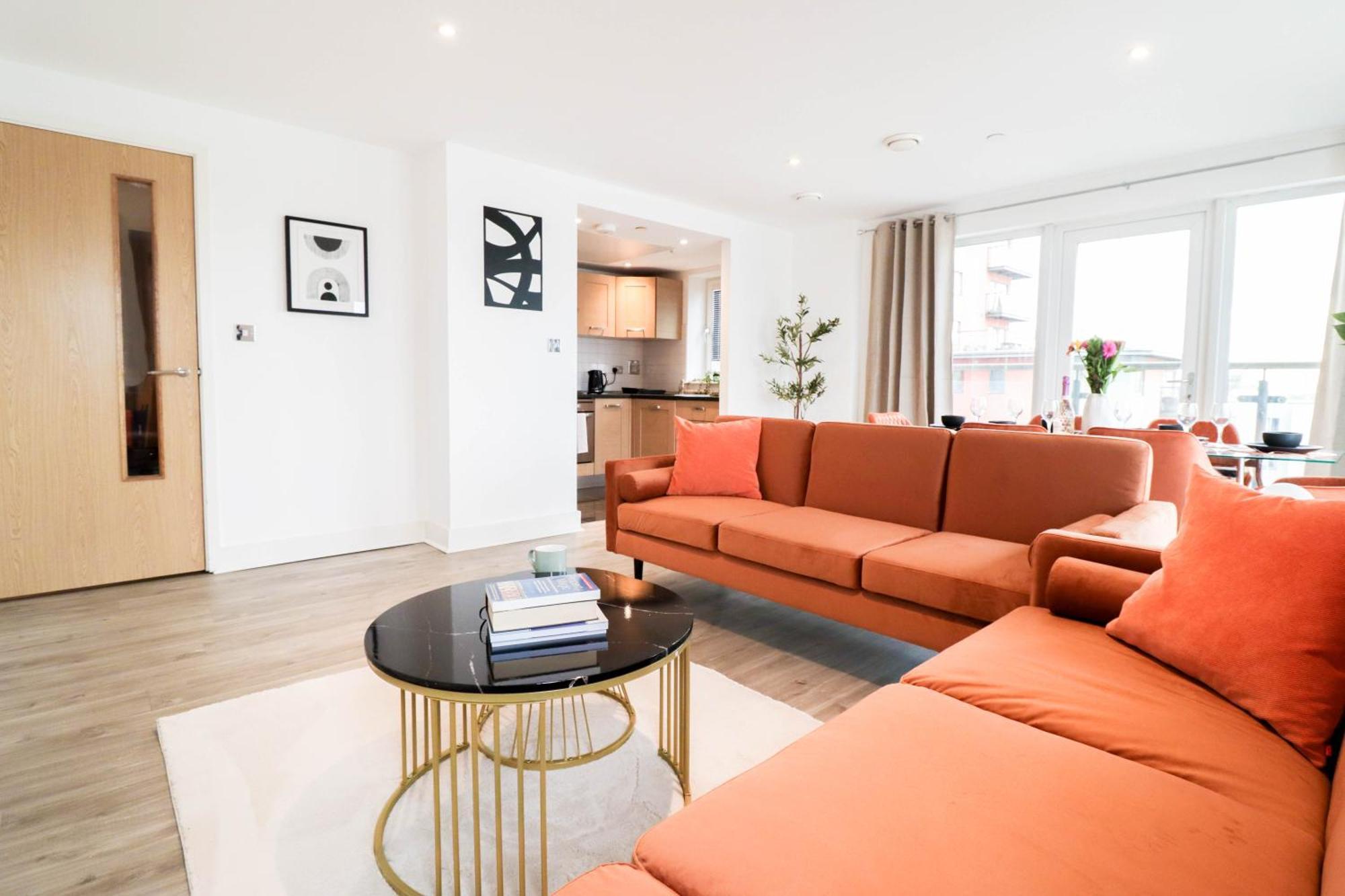 Serene 2-bedroom By The River Appartamento *