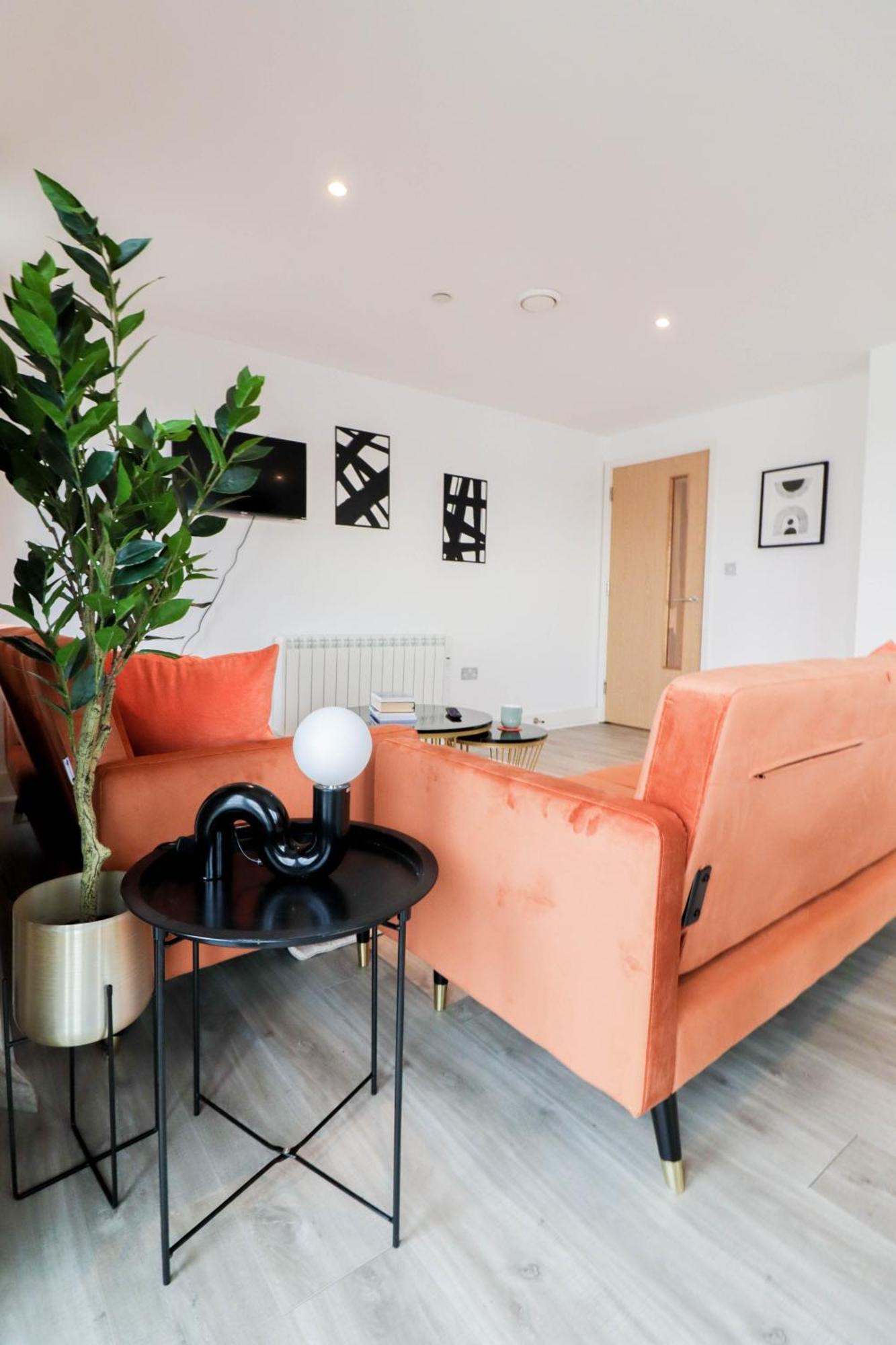 Serene 2-bedroom By The River Appartamento *
