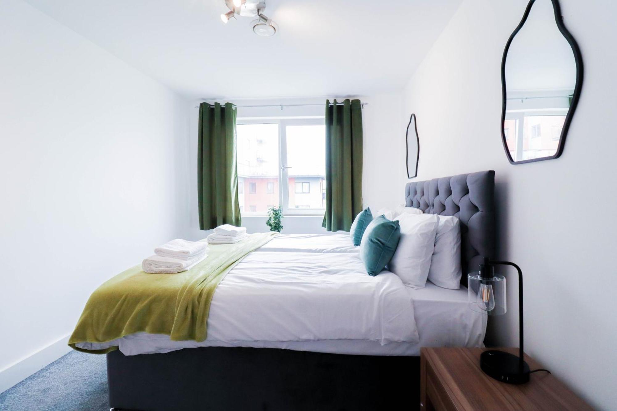 Serene 2-bedroom By The River Appartamento